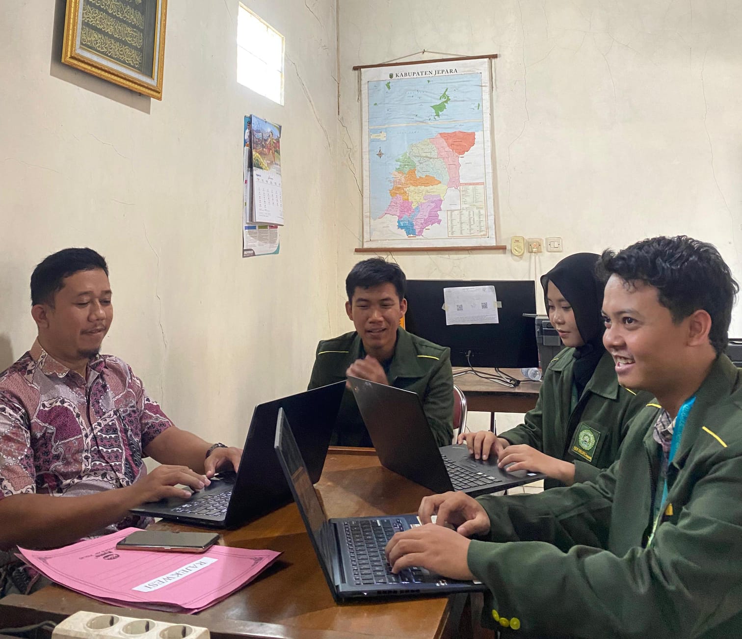 Pelaksanaan Pendampingan Website di Balai Desa