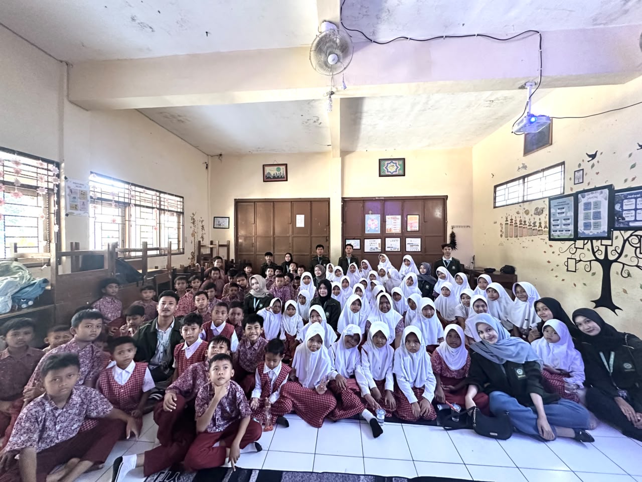Edukasi Anti-Bullying KKN XXI UNISNU di SDN 1 Rajekwesi