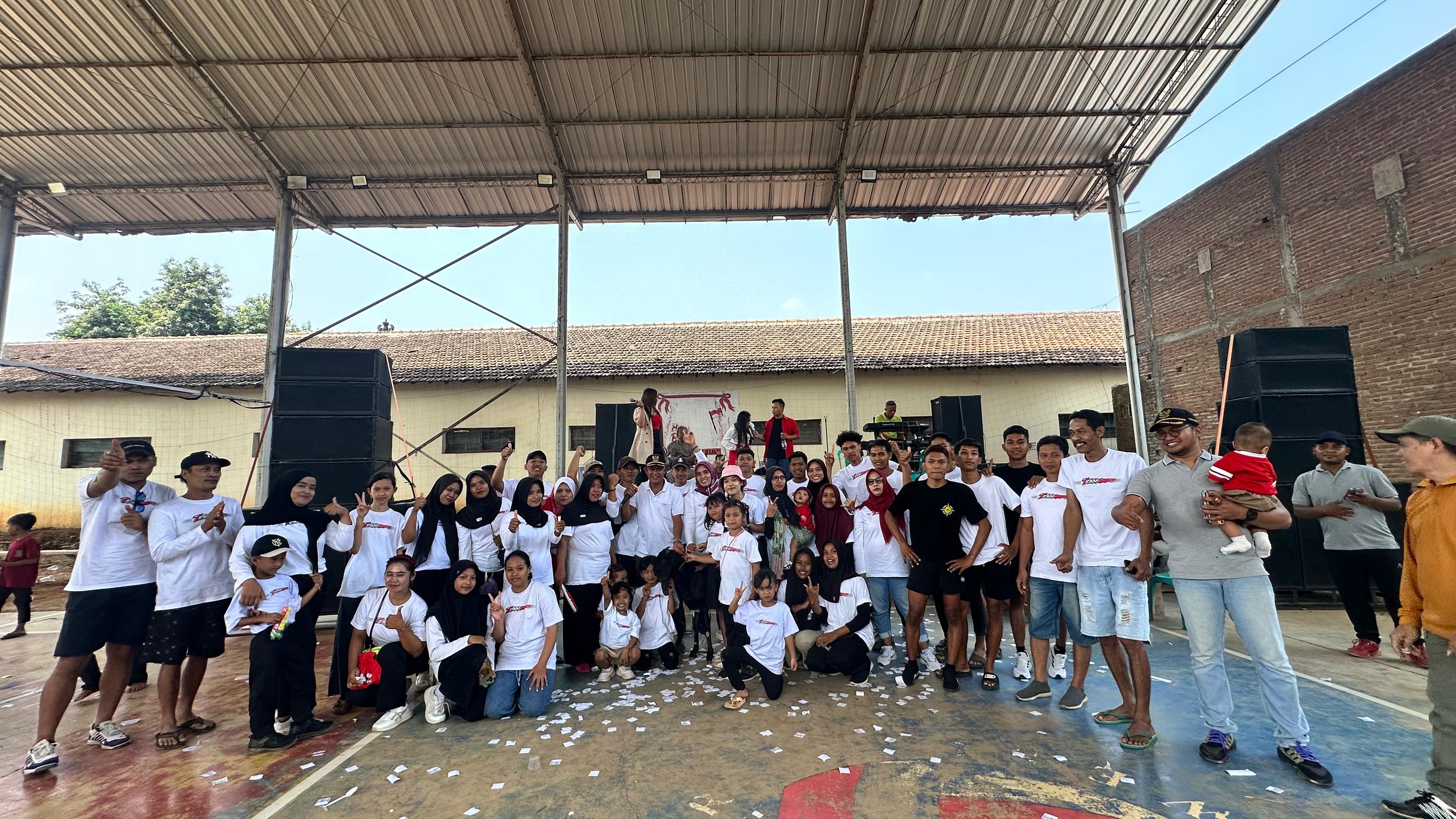 KKN XXI UNISNU Ikuti Jalan Sehat Bersama Warga dalam Semarak HUT ke-81 Kemerdekaan RI